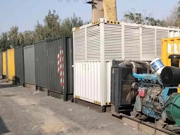 老城镇200KW柴油发电机机组每小时油耗是多少?